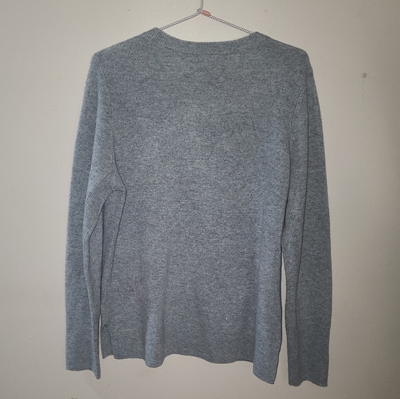 NWT Crewneck Cashmere Sweater - Picture 4 of 4